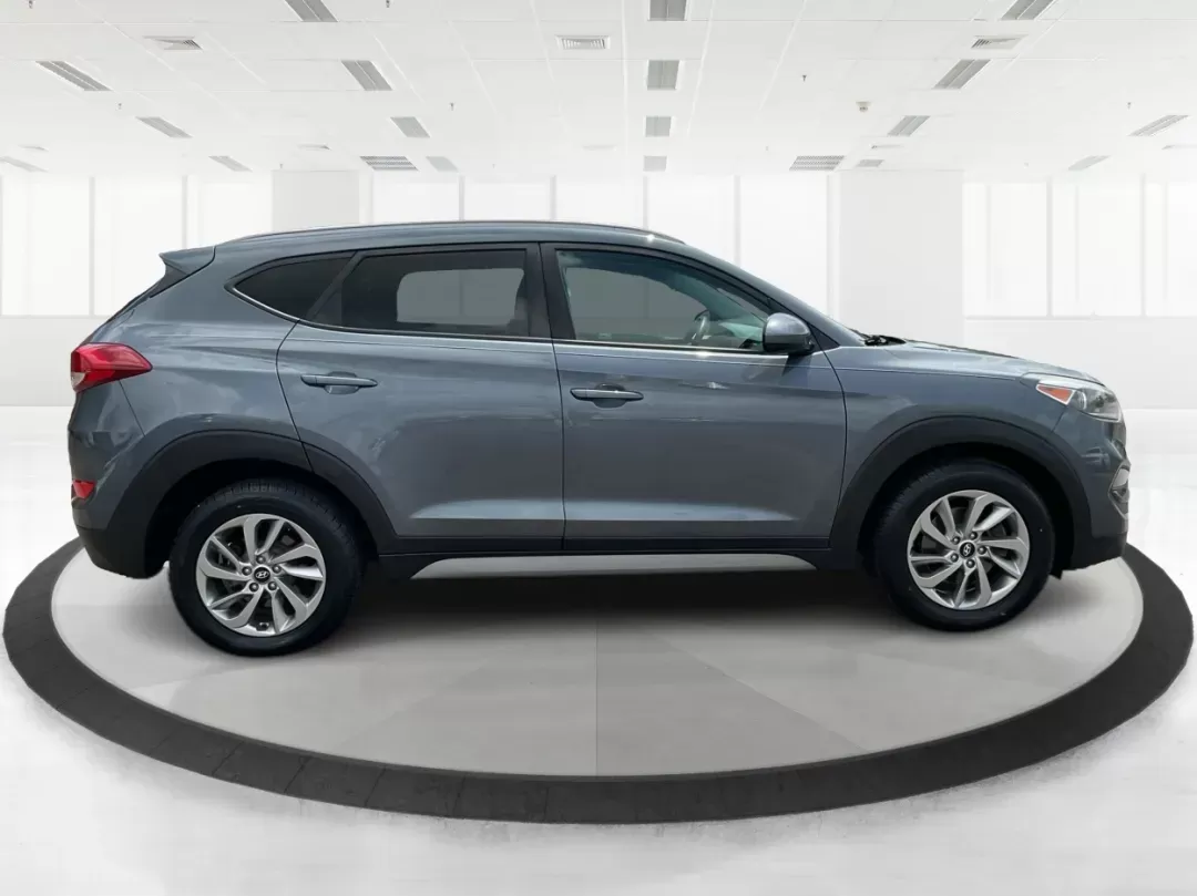 2018 Hyundai Tucson SEL (KM8J3CA44JU) with an Nu 2L I-4 gasoline direct injection engine, located at 1184 Kauffman Ave, Fairborn, OH, 45324, (937) 908-9800, 39.807072, -84.030914 - Photo#1