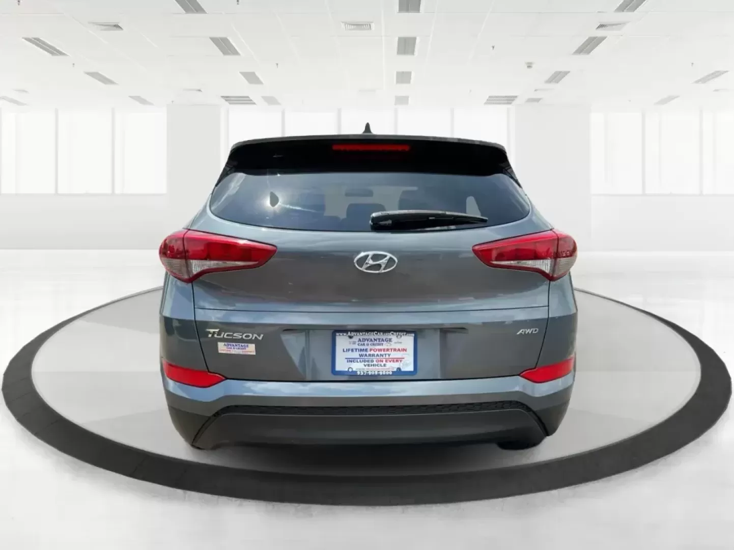 2018 Hyundai Tucson SEL (KM8J3CA44JU) with an Nu 2L I-4 gasoline direct injection engine, located at 1184 Kauffman Ave, Fairborn, OH, 45324, (937) 908-9800, 39.807072, -84.030914 - 2018 Hyundai Tucson SEL - Photo#3