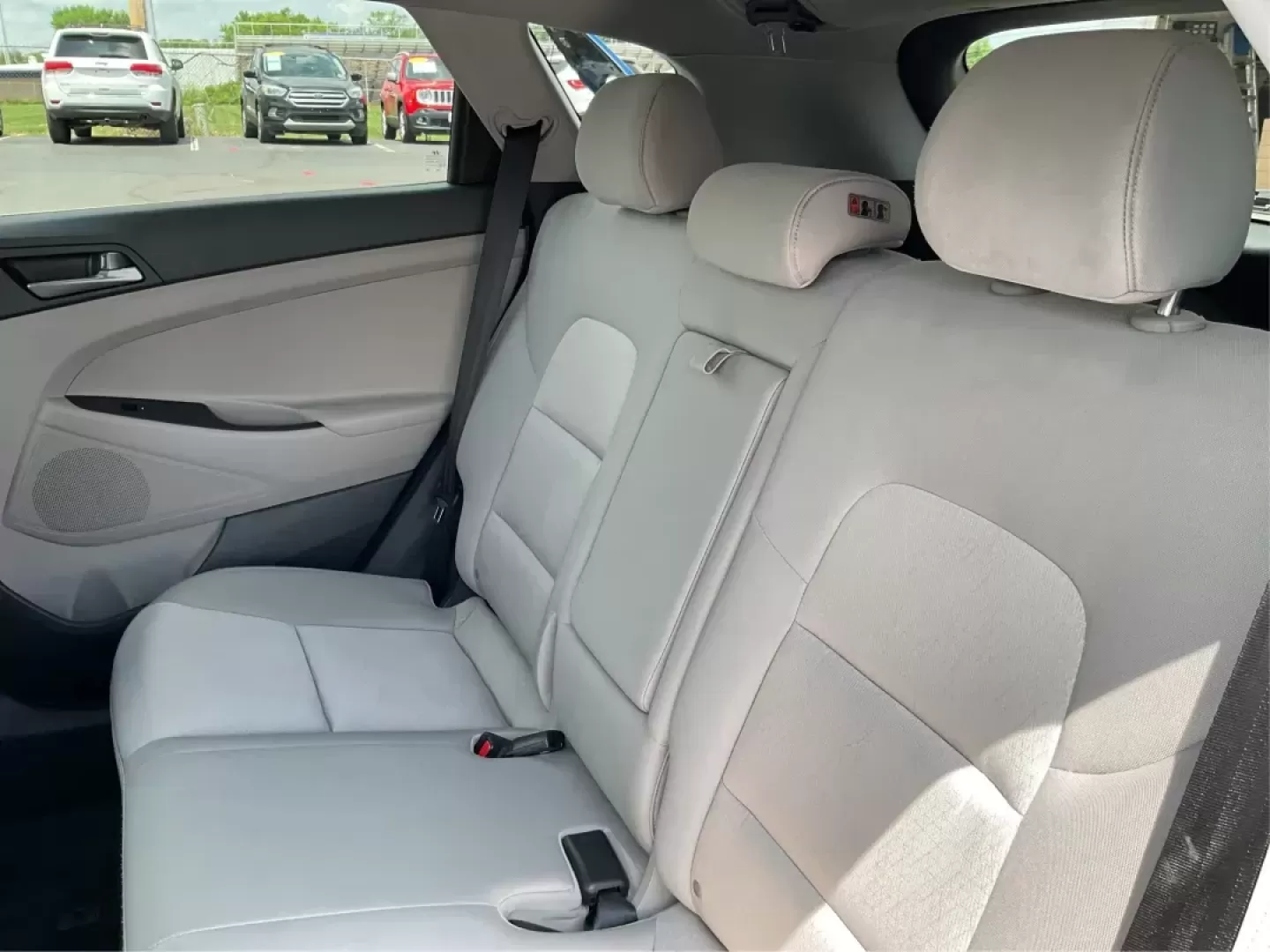 2018 Hyundai Tucson SEL (KM8J3CA44JU) with an Nu 2L I-4 gasoline direct injection engine, located at 1184 Kauffman Ave, Fairborn, OH, 45324, (937) 908-9800, 39.807072, -84.030914 - 2018 Hyundai Tucson SEL - Photo#9