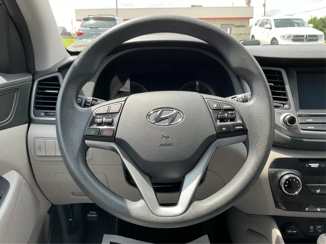2018 Hyundai Tucson SEL (KM8J3CA44JU) with an Nu 2L I-4 gasoline direct injection engine, located at 1184 Kauffman Ave, Fairborn, OH, 45324, (937) 908-9800, 39.807072, -84.030914 - Photo#15