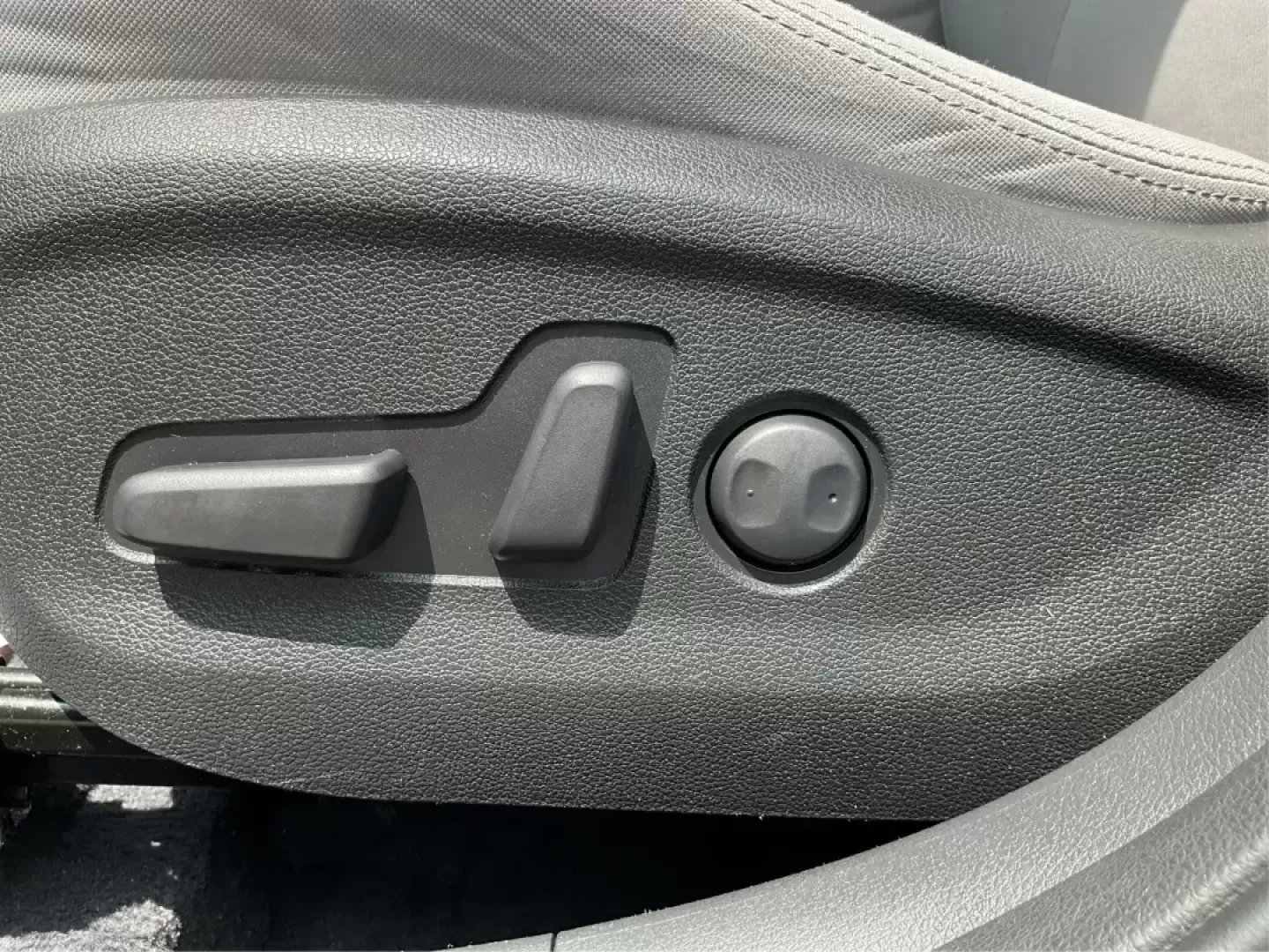 2018 Hyundai Tucson SEL (KM8J3CA44JU) with an Nu 2L I-4 gasoline direct injection engine, located at 1184 Kauffman Ave, Fairborn, OH, 45324, (937) 908-9800, 39.807072, -84.030914 - 2018 Hyundai Tucson SEL - Photo#16