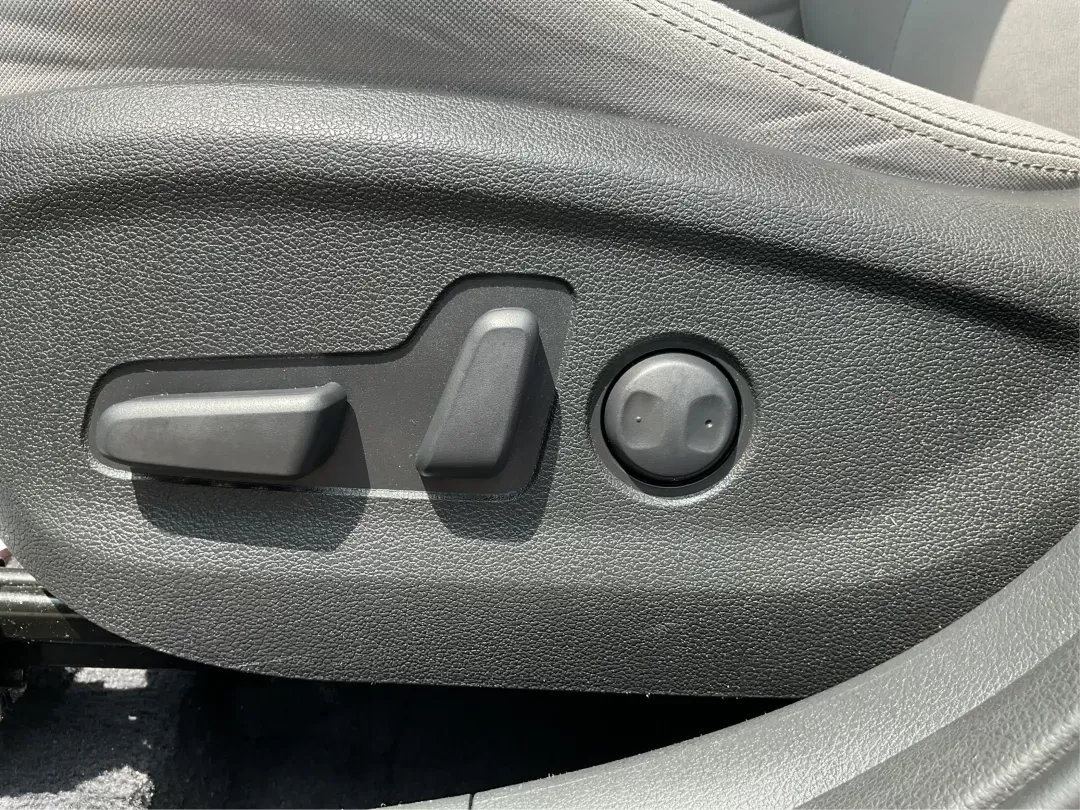 2018 Hyundai Tucson SEL (KM8J3CA44JU) with an Nu 2L I-4 gasoline direct injection engine, located at 1184 Kauffman Ave, Fairborn, OH, 45324, (937) 908-9800, 39.807072, -84.030914 - Photo#16