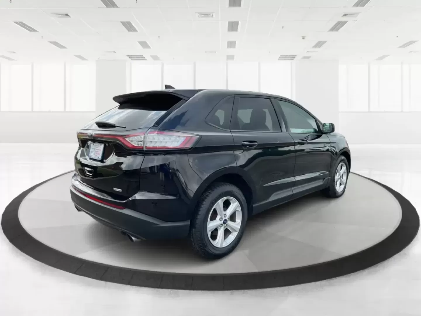 2017 Ford Edge SE (2FMPK4G90HB) with an EcoBoost 2L I-4 gasoline direct injection engine, located at 1951 S Dayton Lakeview Rd., New Carlisle, OH, 45344, (937) 908-9800, 39.890999, -84.050255 - 2017 Ford Edge SE - Photo#2