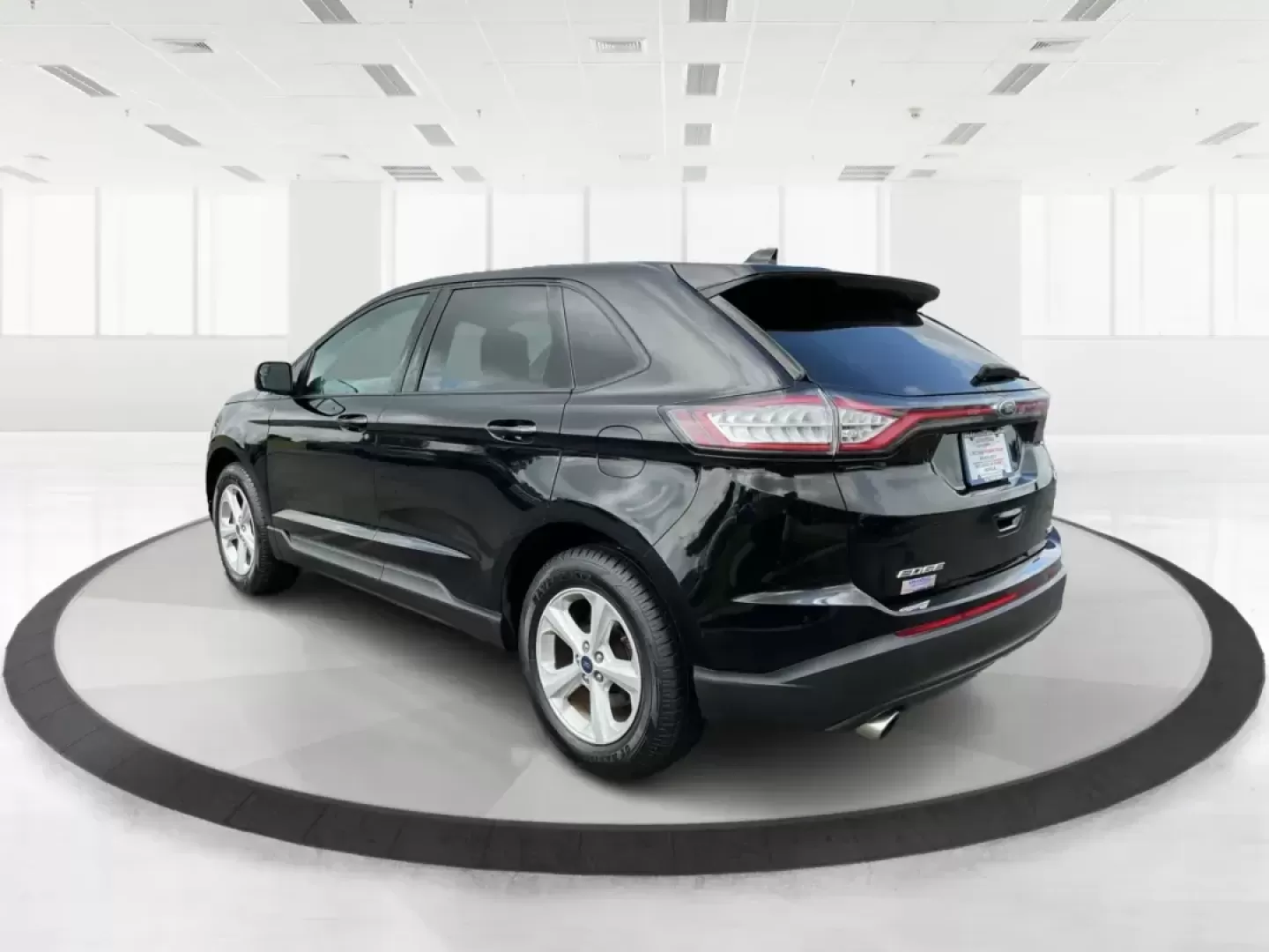 2017 Ford Edge SE (2FMPK4G90HB) with an EcoBoost 2L I-4 gasoline direct injection engine, located at 1951 S Dayton Lakeview Rd., New Carlisle, OH, 45344, (937) 908-9800, 39.890999, -84.050255 - 2017 Ford Edge SE - Photo#4