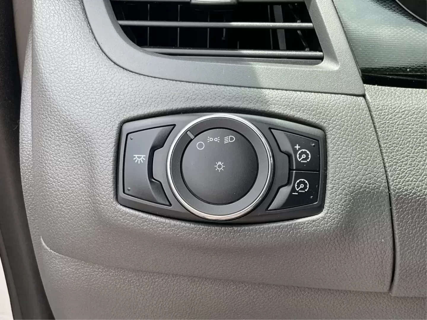2013 Ford Edge SE (2FMDK3GC3DB) with an Other engine, located at 8750 N County Rd 25A, Piqua, OH, 45356, (937) 908-9800, 40.164391, -84.232513 - 2013 Ford Edge SE - Photo#16