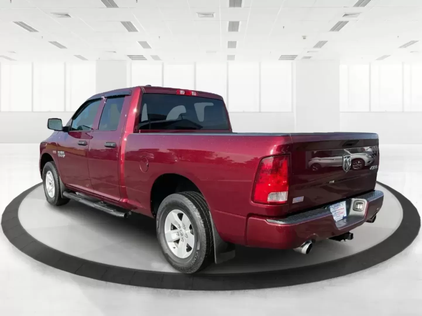 2018 Ram 1500 Express Quad Cab 4x4 6'4 Box (1C6RR7FT8JS) with an Other engine, located at 880 E. National Road, Vandalia, OH, 45377, (937) 908-9800, 39.891918, -84.183594 - 2018 Ram 1500 Express Quad Cab 4x4 6'4 Box - Photo#4