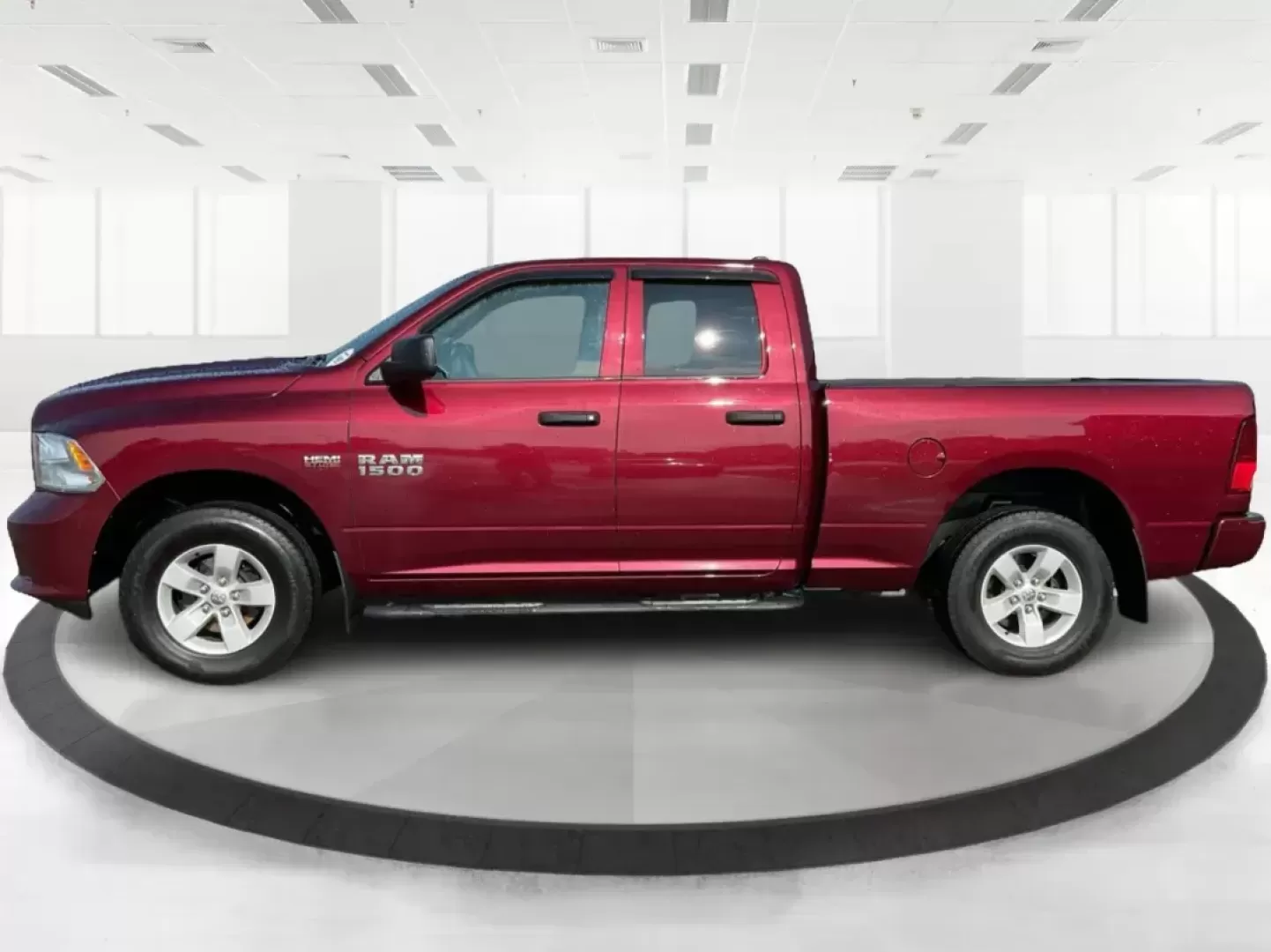 2018 Ram 1500 Express Quad Cab 4x4 6'4 Box (1C6RR7FT8JS) with an Other engine, located at 880 E. National Road, Vandalia, OH, 45377, (937) 908-9800, 39.891918, -84.183594 - 2018 Ram 1500 Express Quad Cab 4x4 6'4 Box - Photo#5