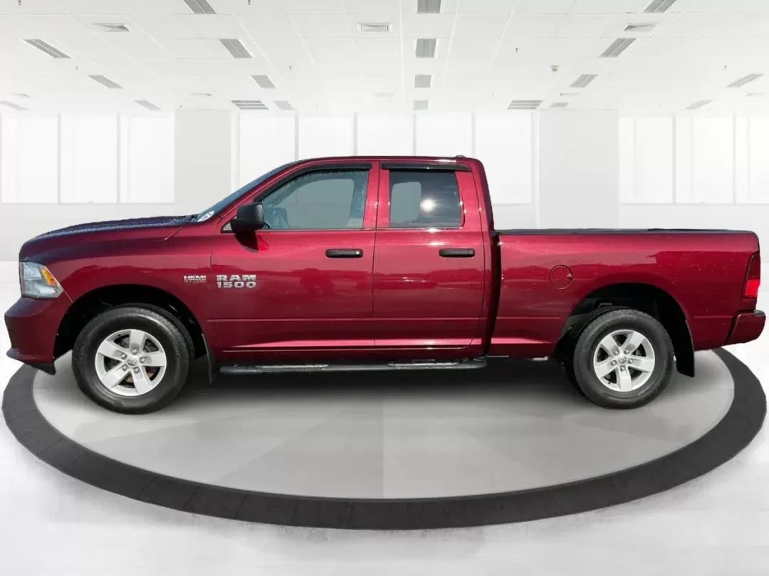2018 Ram 1500 Express Quad Cab 4x4 6'4 Box (1C6RR7FT8JS) with an Other engine, located at 880 E. National Road, Vandalia, OH, 45377, (937) 908-9800, 39.891918, -84.183594 - 2018 Ram 1500 Express Quad Cab 4x4 6'4 Box - Photo#5
