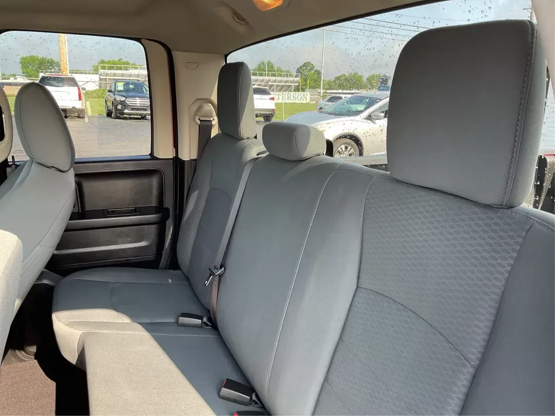 2018 Ram 1500 Express Quad Cab 4x4 6'4 Box (1C6RR7FT8JS) with an Other engine, located at 880 E. National Road, Vandalia, OH, 45377, (937) 908-9800, 39.891918, -84.183594 - 2018 Ram 1500 Express Quad Cab 4x4 6'4 Box - Photo#9