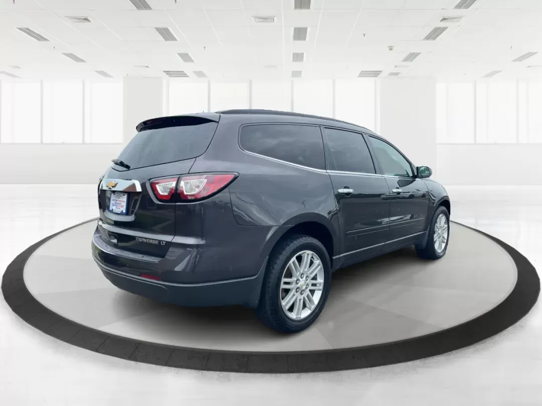 2015 Chevrolet Traverse 1LT (1GNKVGKD8FJ) with an 3.6L V-6 gasoline direct injection engine, located at 4508 South Dixie Dr, Moraine, OH, 45439, (937) 908-9800, 39.689976, -84.218452 - Photo#2