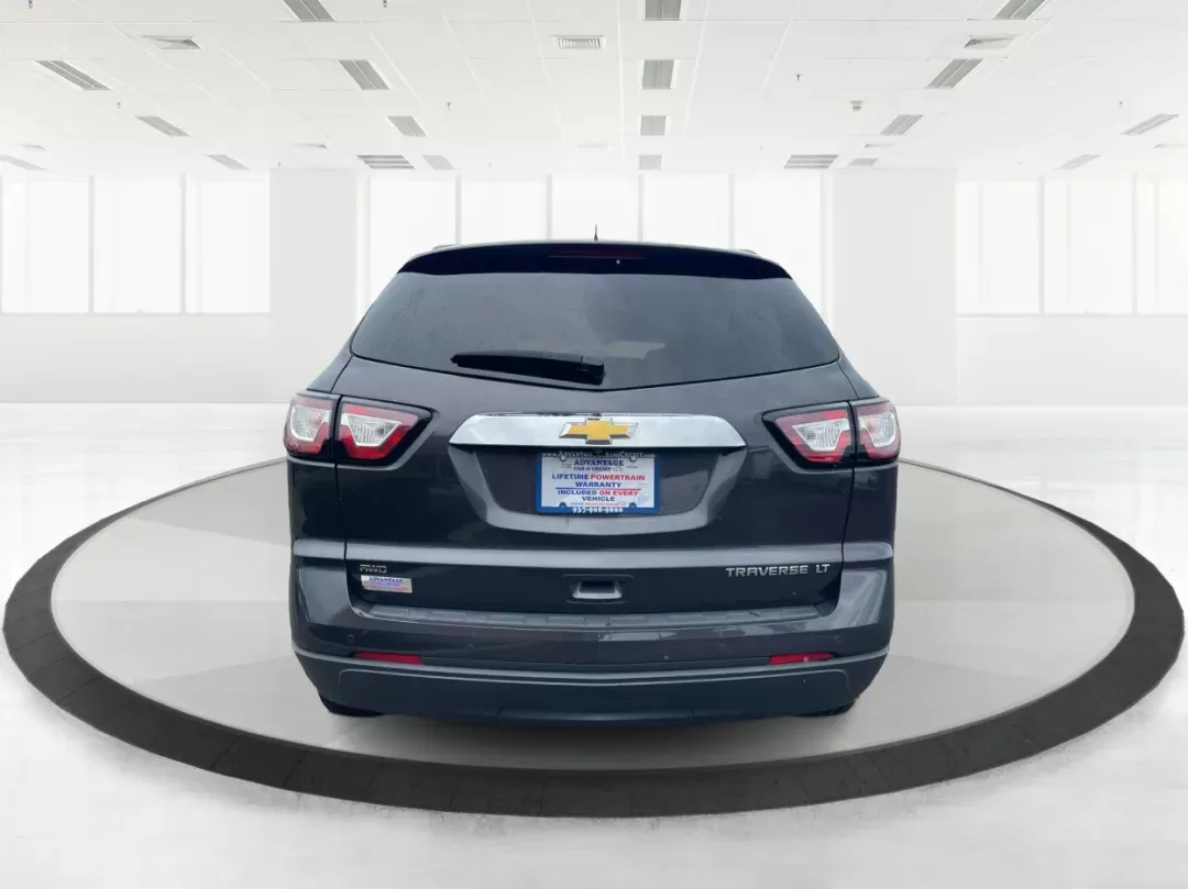 2015 Chevrolet Traverse 1LT (1GNKVGKD8FJ) with an 3.6L V-6 gasoline direct injection engine, located at 4508 South Dixie Dr, Moraine, OH, 45439, (937) 908-9800, 39.689976, -84.218452 - Photo#3