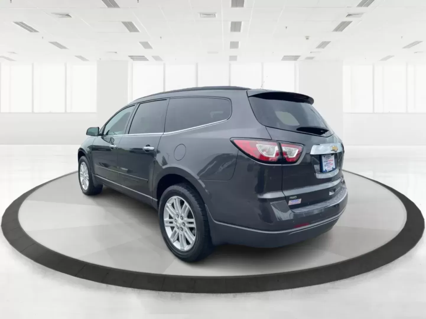 2015 Chevrolet Traverse 1LT (1GNKVGKD8FJ) with an 3.6L V-6 gasoline direct injection engine, located at 4508 South Dixie Dr, Moraine, OH, 45439, (937) 908-9800, 39.689976, -84.218452 - Third Row - Photo#4
