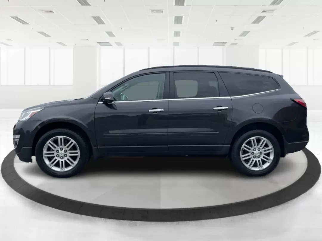 2015 Chevrolet Traverse 1LT (1GNKVGKD8FJ) with an 3.6L V-6 gasoline direct injection engine, located at 4508 South Dixie Dr, Moraine, OH, 45439, (937) 908-9800, 39.689976, -84.218452 - Photo#5