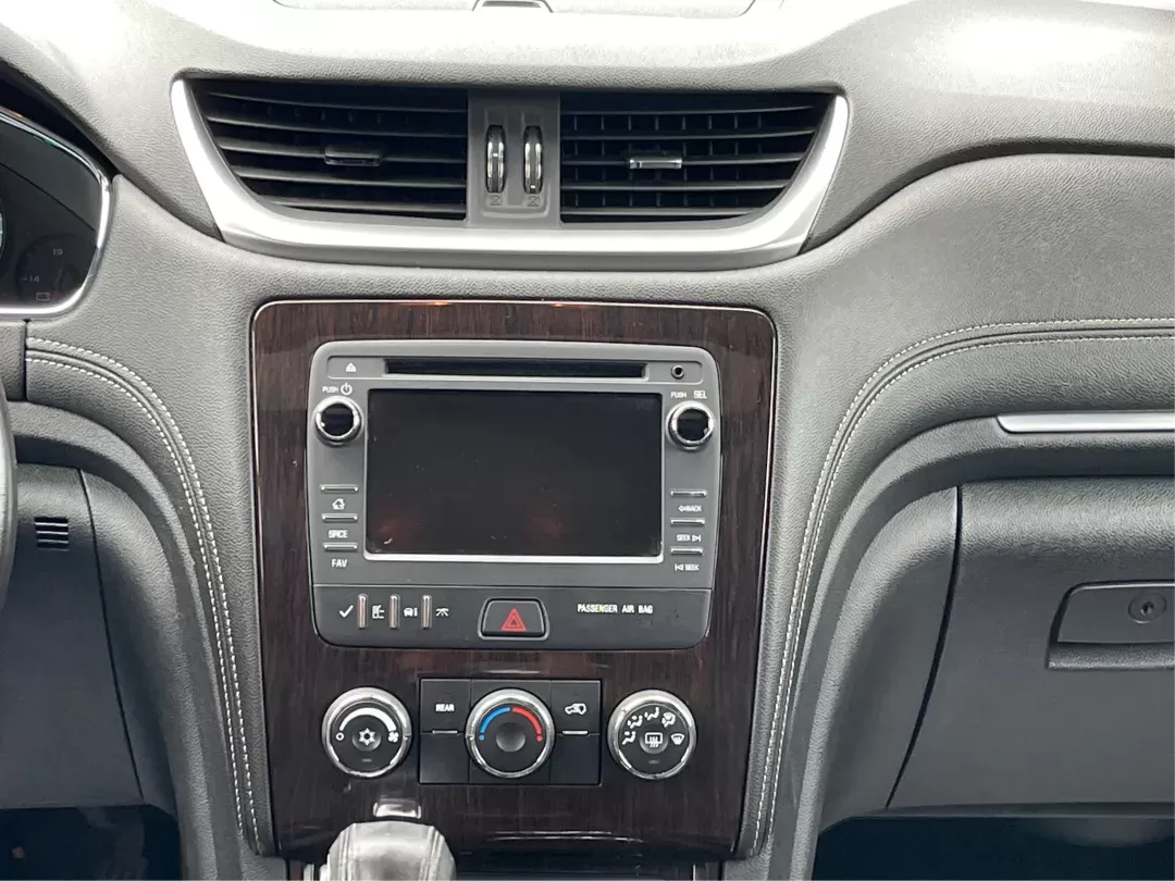2015 Chevrolet Traverse 1LT (1GNKVGKD8FJ) with an 3.6L V-6 gasoline direct injection engine, located at 4508 South Dixie Dr, Moraine, OH, 45439, (937) 908-9800, 39.689976, -84.218452 - Photo#12