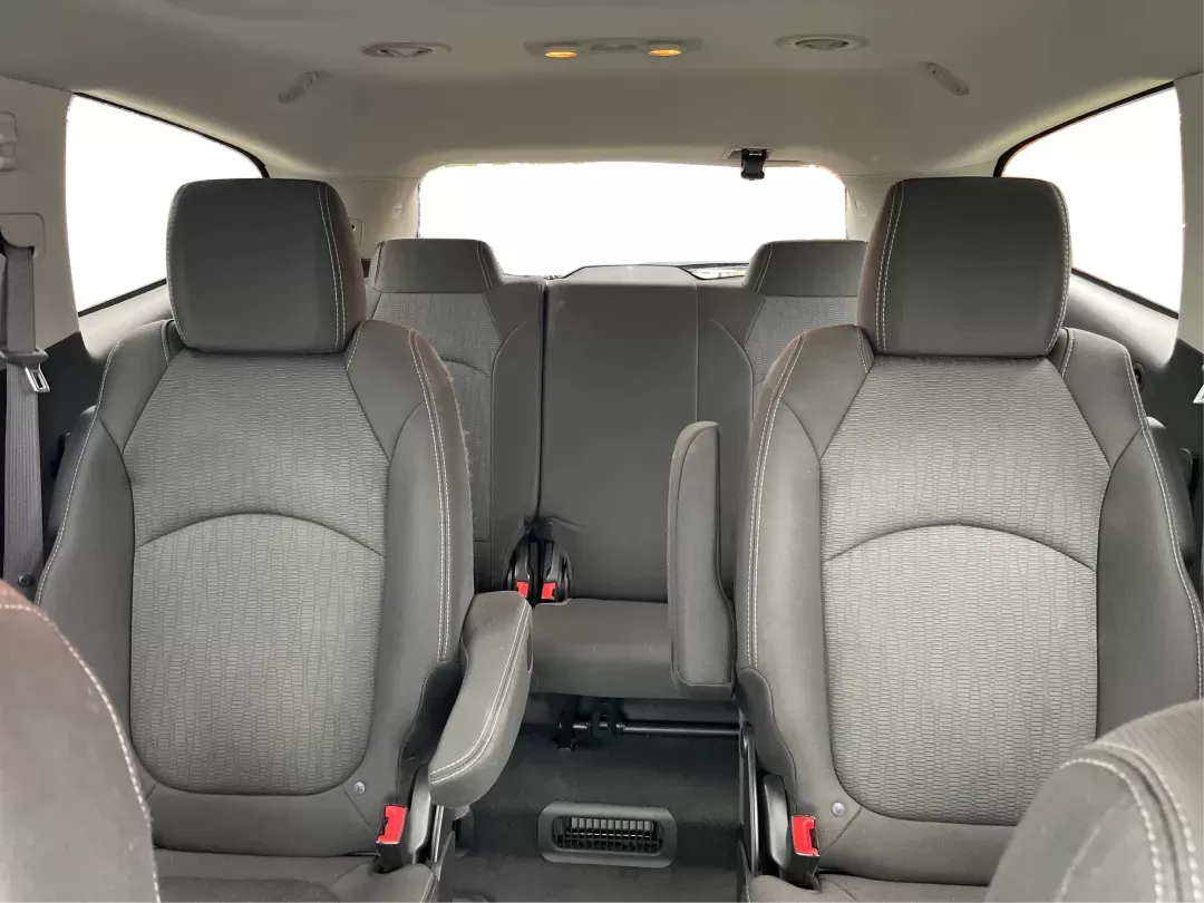 2015 Chevrolet Traverse 1LT (1GNKVGKD8FJ) with an 3.6L V-6 gasoline direct injection engine, located at 4508 South Dixie Dr, Moraine, OH, 45439, (937) 908-9800, 39.689976, -84.218452 - Photo#13