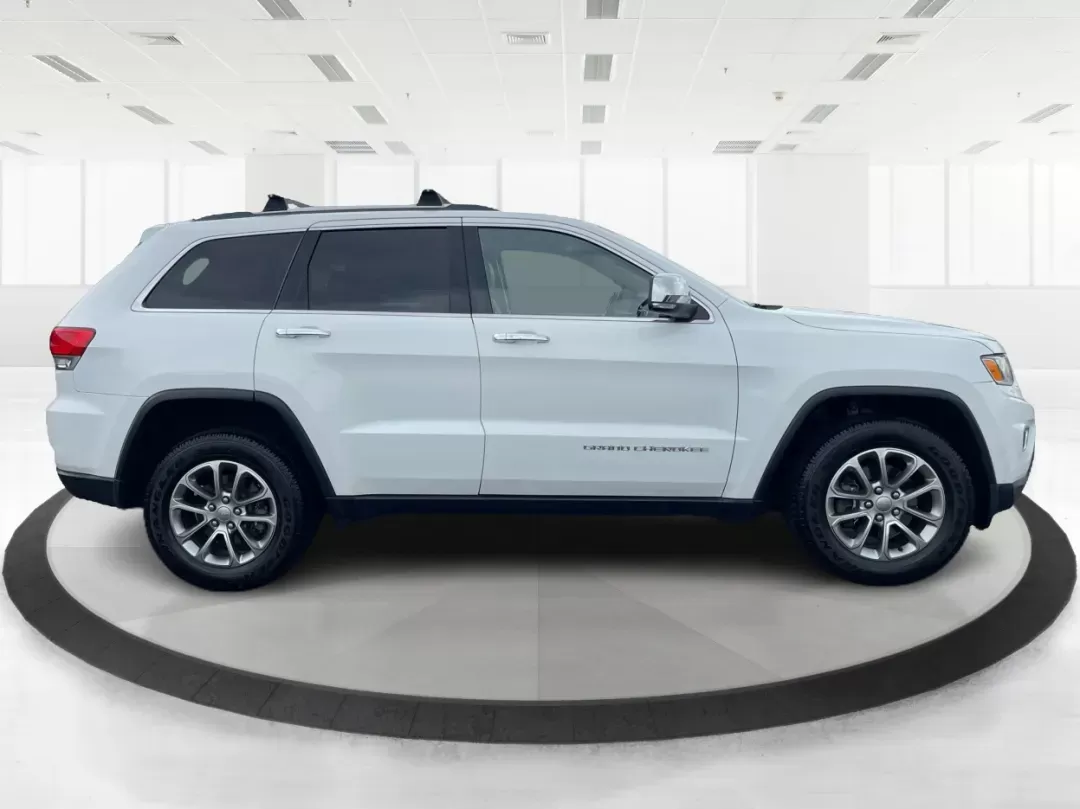 2016 Jeep Grand Cherokee Limited (1C4RJFBG9GC) with an Other engine, located at 1230 East Main St, Xenia, OH, 45385, (937) 908-9800, 39.688026, -83.910172 - Photo#1