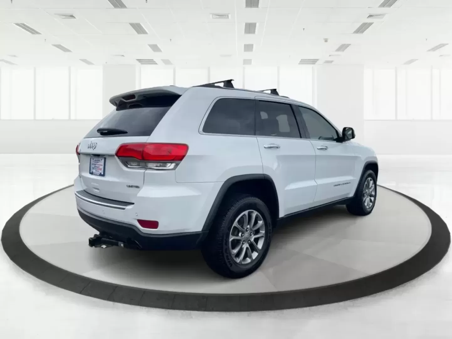 2016 Jeep Grand Cherokee Limited (1C4RJFBG9GC) with an Other engine, located at 1230 East Main St, Xenia, OH, 45385, (937) 908-9800, 39.688026, -83.910172 - ### Discover Adventure with the 2016 Jeep Grand Cherokee Limited at Advantage Car and Credit in Fairborn, OH!<br /> <br /> Are you ready to elevate your weekend adventures or tackle your daily commute with style and confidence? The 2016 Jeep Grand Cherokee Limited is the perfect SUV for those who cr - Photo#2