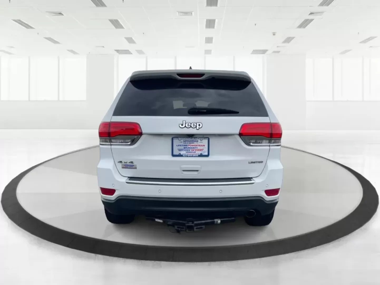 2016 Jeep Grand Cherokee Limited (1C4RJFBG9GC) with an Other engine, located at 1230 East Main St, Xenia, OH, 45385, (937) 908-9800, 39.688026, -83.910172 - ### Discover Adventure with the 2016 Jeep Grand Cherokee Limited at Advantage Car and Credit in Fairborn, OH!<br /> <br /> Are you ready to elevate your weekend adventures or tackle your daily commute with style and confidence? The 2016 Jeep Grand Cherokee Limited is the perfect SUV for those who cr - Photo#3