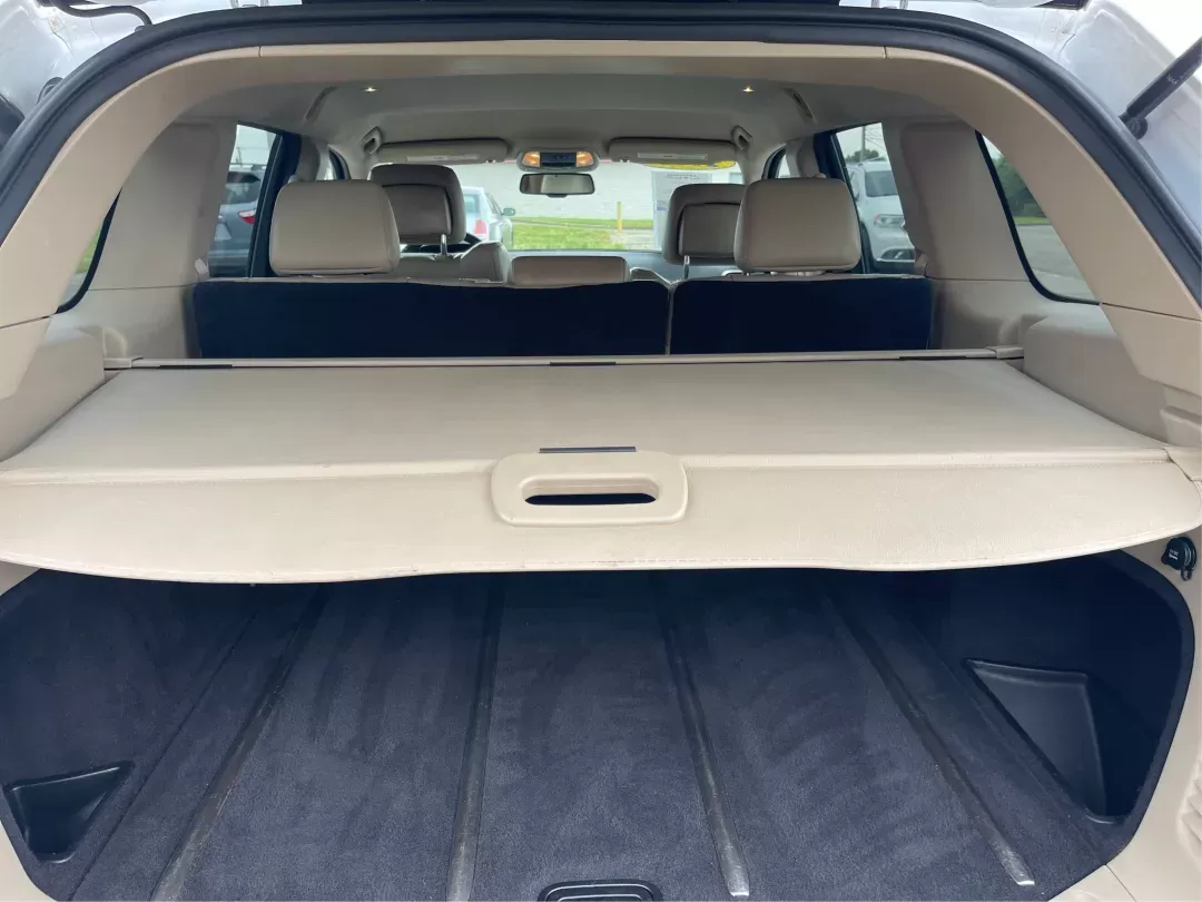 2016 Jeep Grand Cherokee Limited (1C4RJFBG9GC) with an Other engine, located at 1230 East Main St, Xenia, OH, 45385, (937) 908-9800, 39.688026, -83.910172 - Photo#11