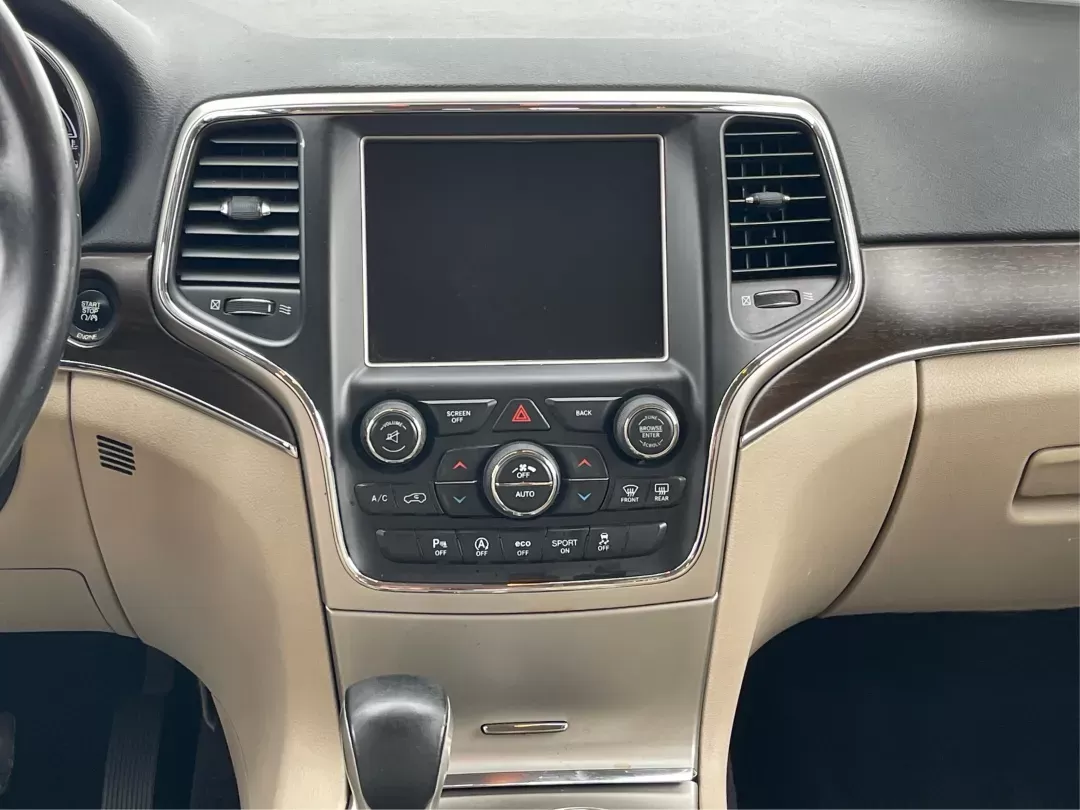 2016 Jeep Grand Cherokee Limited (1C4RJFBG9GC) with an Other engine, located at 1230 East Main St, Xenia, OH, 45385, (937) 908-9800, 39.688026, -83.910172 - Photo#12