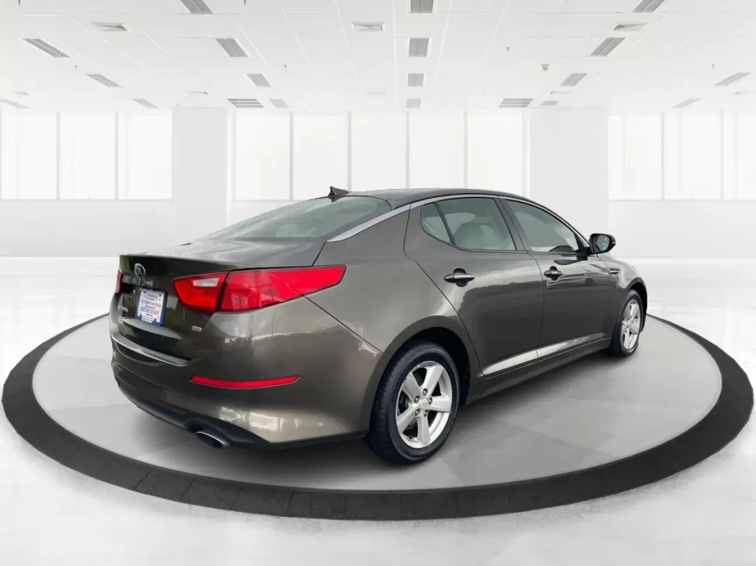2014 Kia Optima LX (5XXGM4A77EG) with an Theta II 2.4L I-4 gasoline direct injection engine, located at 401 Woodman Dr, Riverside, OH, 45431, (937) 908-9800, 39.760899, -84.123421 - Photo#2