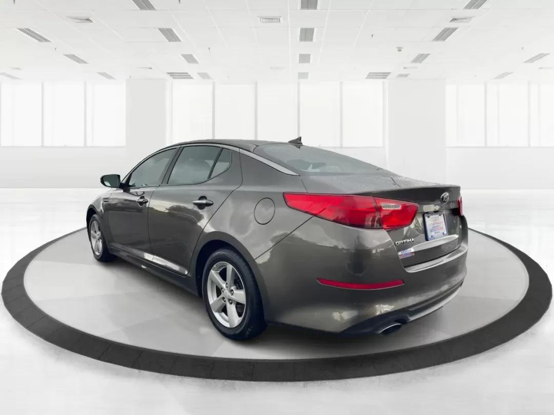 2014 Kia Optima LX (5XXGM4A77EG) with an Theta II 2.4L I-4 gasoline direct injection engine, located at 401 Woodman Dr, Riverside, OH, 45431, (937) 908-9800, 39.760899, -84.123421 - Photo#4