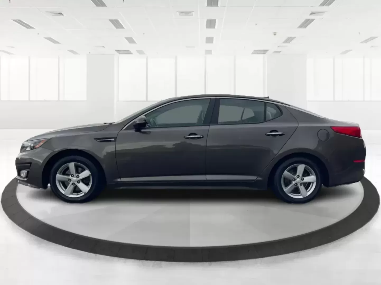 2014 Kia Optima LX (5XXGM4A77EG) with an Theta II 2.4L I-4 gasoline direct injection engine, located at 401 Woodman Dr, Riverside, OH, 45431, (937) 908-9800, 39.760899, -84.123421 - 2014 Kia Optima LX - Photo#5