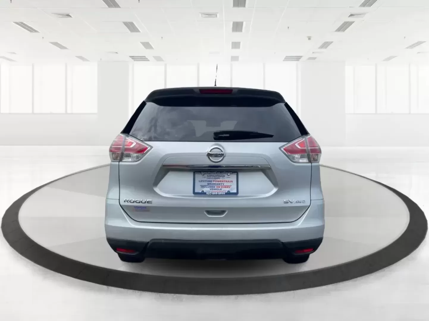 2016 Nissan Rogue SV (KNMAT2MV9GP) with an 2.5L I-4 DOHC engine, located at 1184 Kauffman Ave, Fairborn, OH, 45324, (937) 908-9800, 39.807072, -84.030914 - Photo#3