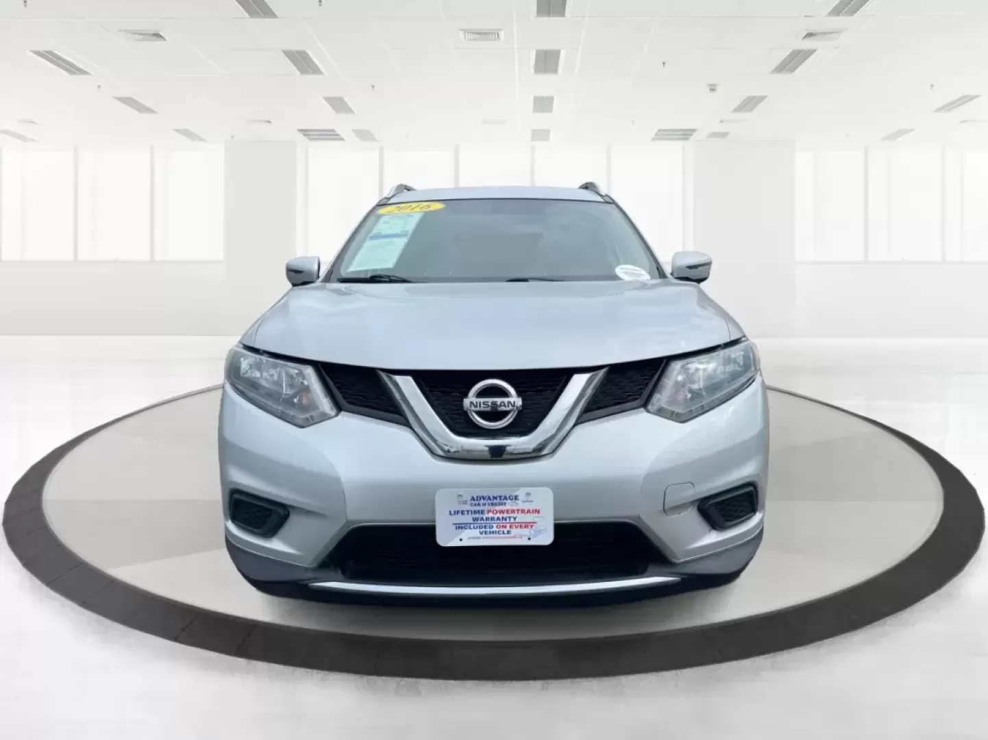 2016 Nissan Rogue SV (KNMAT2MV9GP) with an 2.5L I-4 DOHC engine, located at 1184 Kauffman Ave, Fairborn, OH, 45324, (937) 908-9800, 39.807072, -84.030914 - Photo#6
