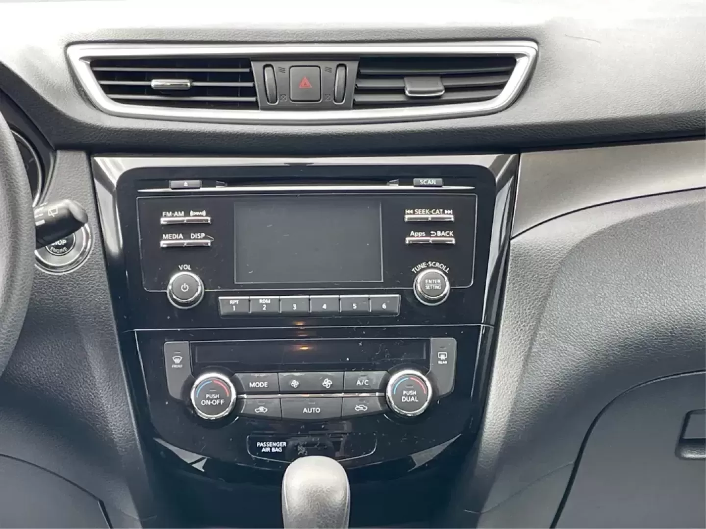 2016 Nissan Rogue SV (KNMAT2MV9GP) with an 2.5L I-4 DOHC engine, located at 1184 Kauffman Ave, Fairborn, OH, 45324, (937) 908-9800, 39.807072, -84.030914 - Photo#12