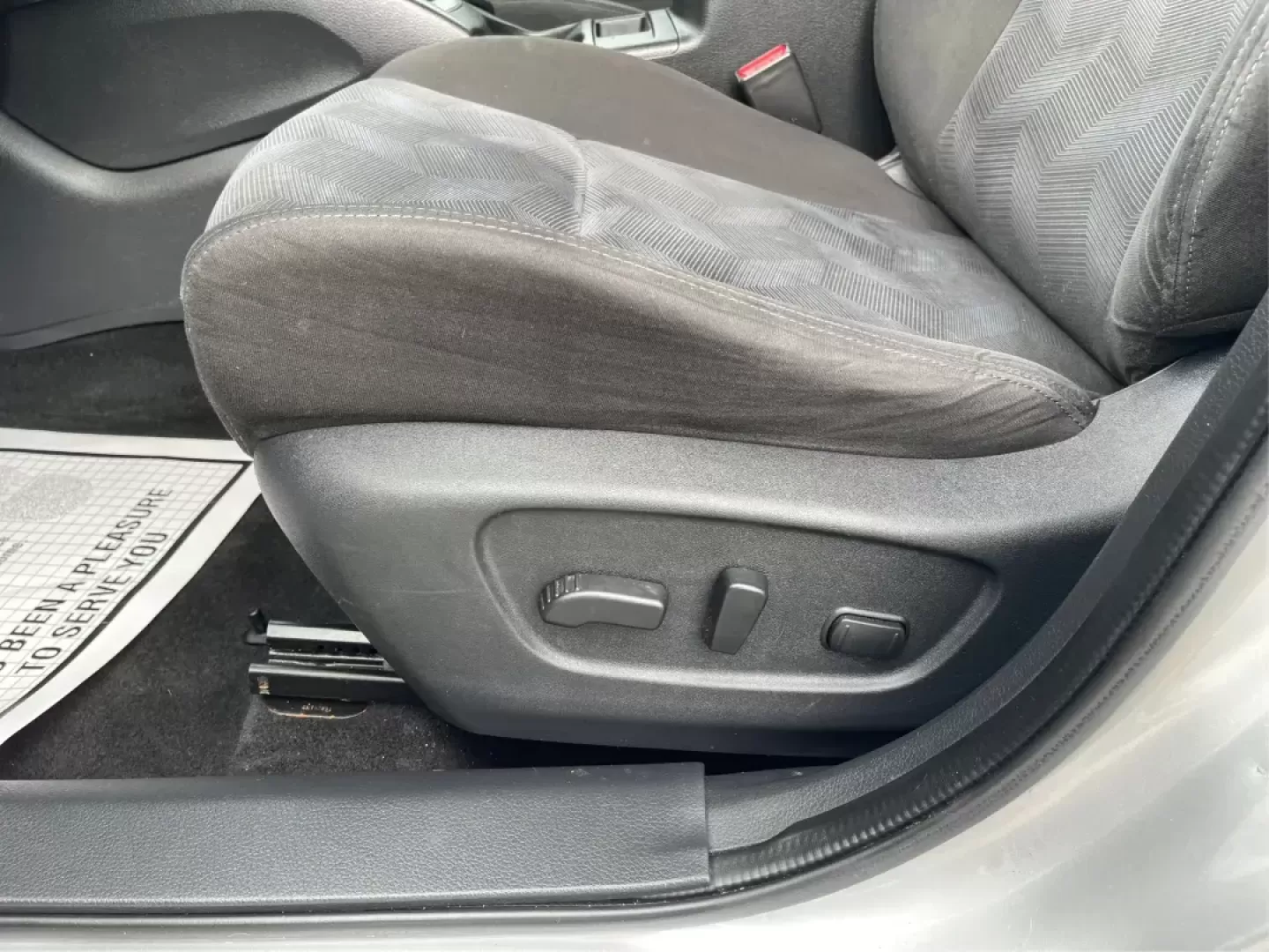 2016 Nissan Rogue SV (KNMAT2MV9GP) with an 2.5L I-4 DOHC engine, located at 1184 Kauffman Ave, Fairborn, OH, 45324, (937) 908-9800, 39.807072, -84.030914 - Photo#17