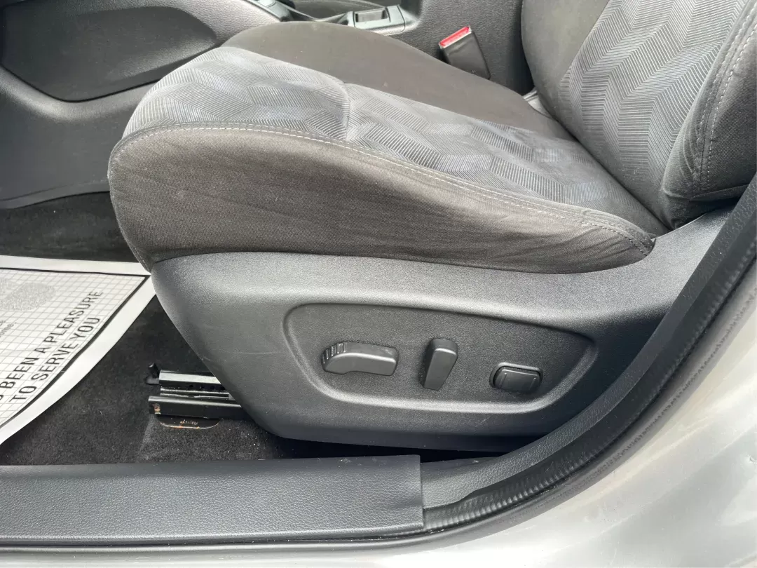 2016 Nissan Rogue SV (KNMAT2MV9GP) with an 2.5L I-4 DOHC engine, located at 1184 Kauffman Ave, Fairborn, OH, 45324, (937) 908-9800, 39.807072, -84.030914 - 2016 Nissan Rogue SV - Photo#17
