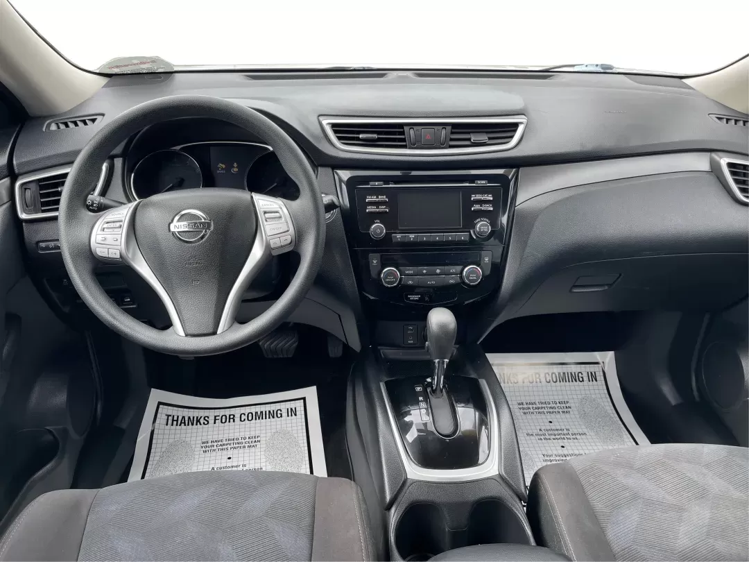 2016 Nissan Rogue SV (KNMAT2MV9GP) with an 2.5L I-4 DOHC engine, located at 1184 Kauffman Ave, Fairborn, OH, 45324, (937) 908-9800, 39.807072, -84.030914 - 2016 Nissan Rogue SV - Photo#20