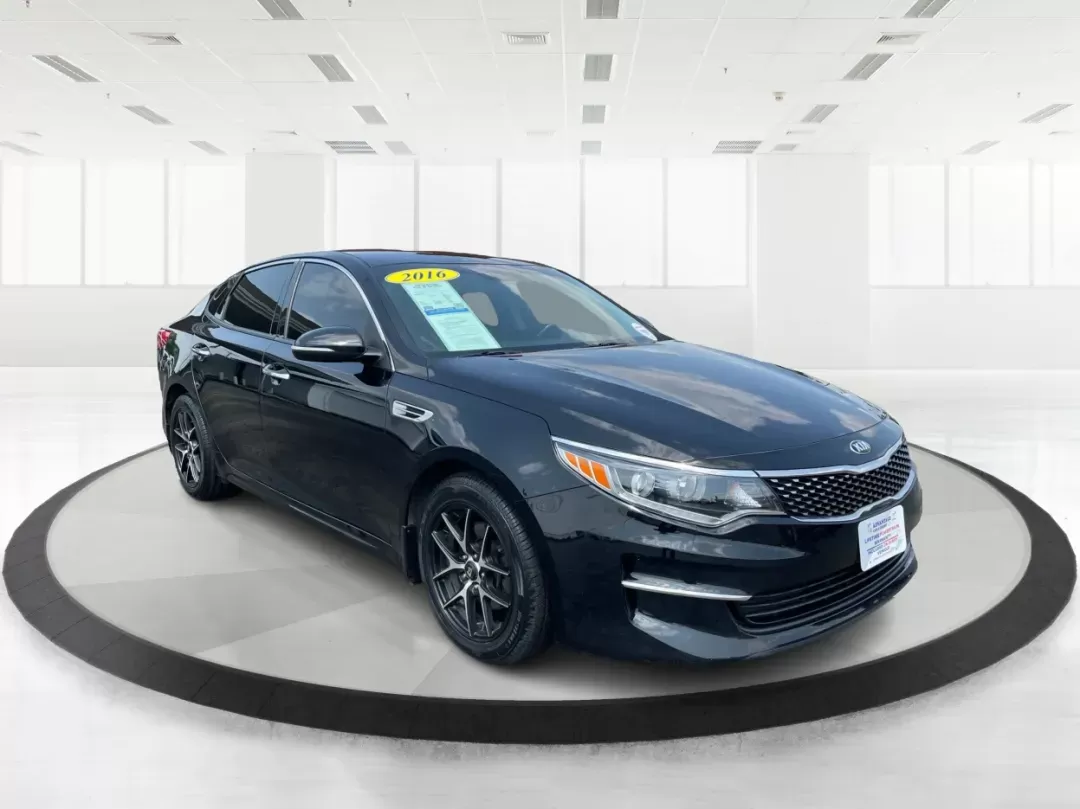 2016 Kia Optima EX (5XXGU4L35GG) with an Theta II 2.4L I-4 gasoline direct injection engine, located at 1230 East Main St, Xenia, OH, 45385, (937) 908-9800, 39.688026, -83.910172 - Photo#0