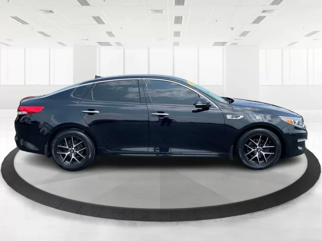 2016 Kia Optima EX (5XXGU4L35GG) with an Theta II 2.4L I-4 gasoline direct injection engine, located at 1230 East Main St, Xenia, OH, 45385, (937) 908-9800, 39.688026, -83.910172 - Photo#1