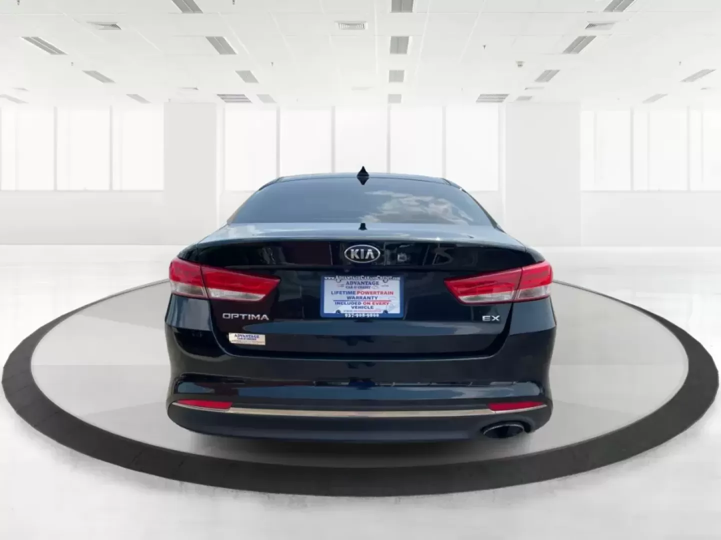 2016 Kia Optima EX (5XXGU4L35GG) with an Theta II 2.4L I-4 gasoline direct injection engine, located at 1230 East Main St, Xenia, OH, 45385, (937) 908-9800, 39.688026, -83.910172 - Photo#3