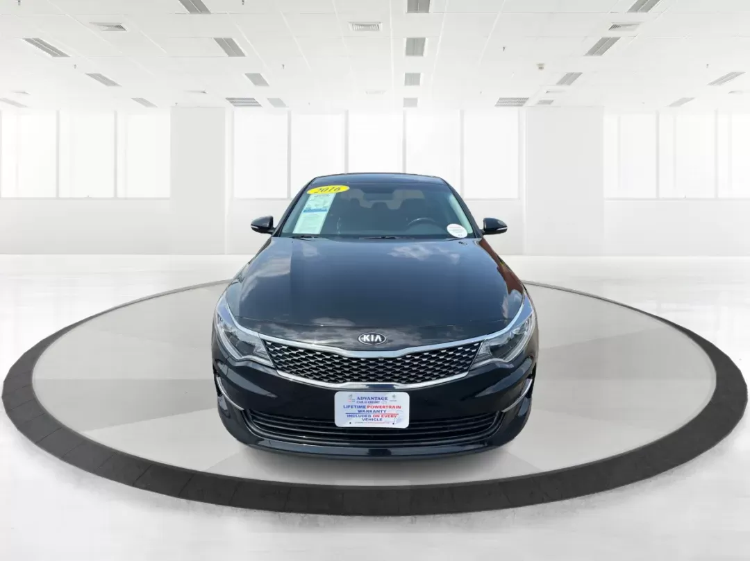 2016 Kia Optima EX (5XXGU4L35GG) with an Theta II 2.4L I-4 gasoline direct injection engine, located at 1230 East Main St, Xenia, OH, 45385, (937) 908-9800, 39.688026, -83.910172 - Photo#6