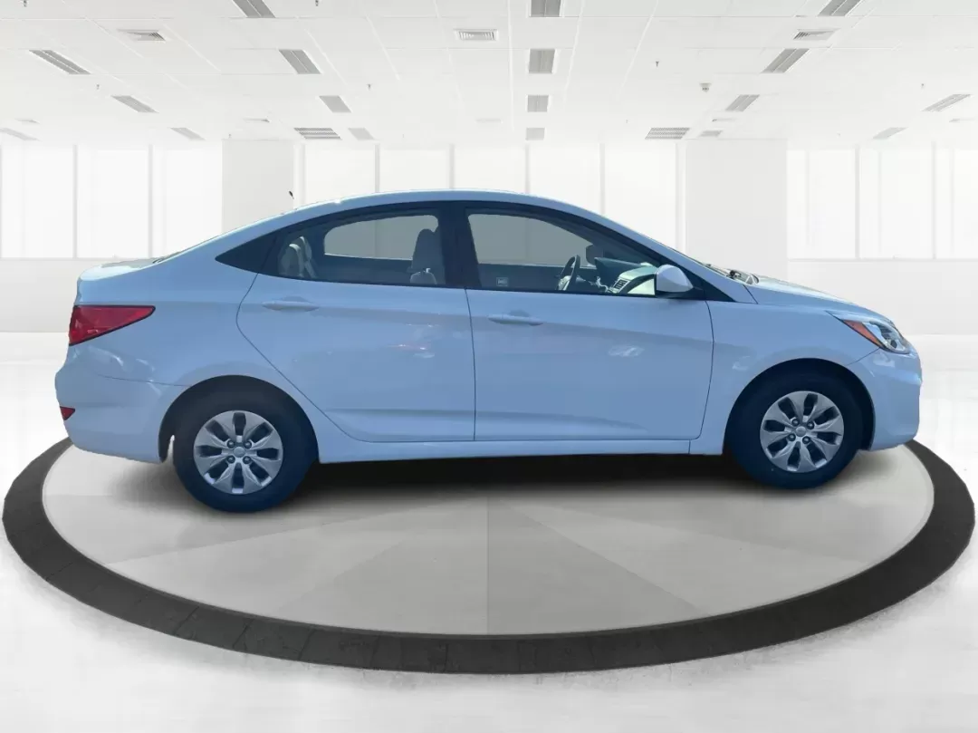 2017 Hyundai Accent SE 4-Door 6A (KMHCT4AE7HU) with an 1.6L L4 DOHC 16V engine, 6-Speed Automatic transmission, located at 401 Woodman Dr, Riverside, OH, 45431, (937) 908-9800, 39.760899, -84.123421 - Photo#1