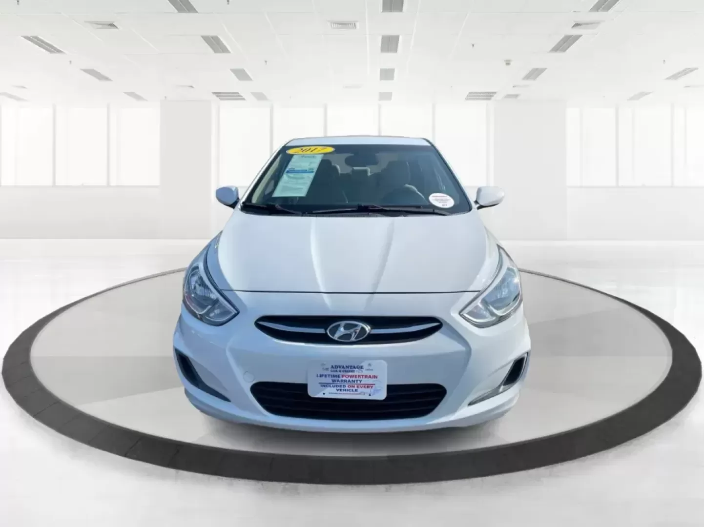 2017 Hyundai Accent SE 4-Door 6A (KMHCT4AE7HU) with an 1.6L L4 DOHC 16V engine, 6-Speed Automatic transmission, located at 401 Woodman Dr, Riverside, OH, 45431, (937) 908-9800, 39.760899, -84.123421 - 2017 Hyundai Accent SE 4-Door 6A - Photo#6