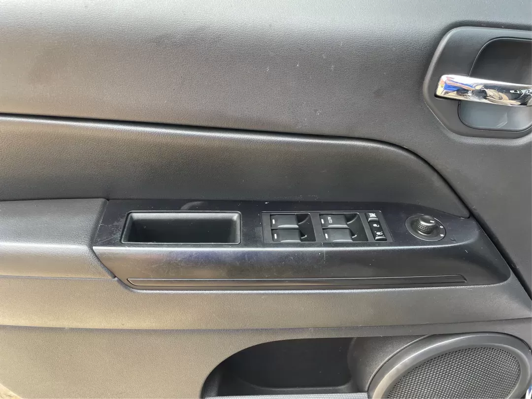 2015 Jeep Patriot Altitude Edition (1C4NJRBB1FD) with an 2.4L I-4 DOHC engine, located at 880 E. National Road, Vandalia, OH, 45377, (937) 908-9800, 39.891918, -84.183594 - 2015 Jeep Patriot Altitude Edition - Photo#18