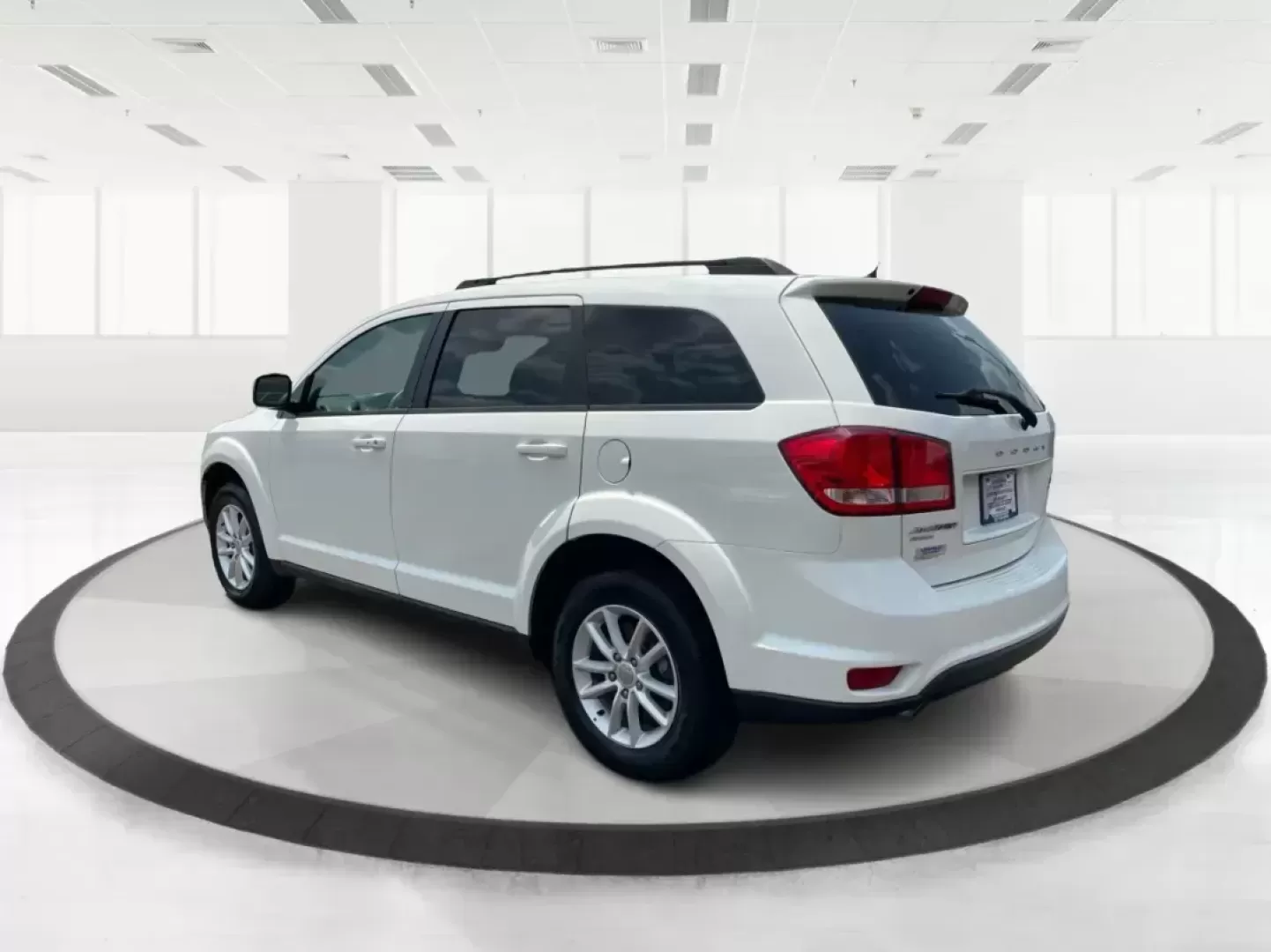 2016 Dodge Journey SXT (3C4PDDBG7GT) with an Pentastar 3.6L V-6 DOHC engine, located at 401 Woodman Dr, Riverside, OH, 45431, (937) 908-9800, 39.760899, -84.123421 - 2016 Dodge Journey SXT - Photo#4