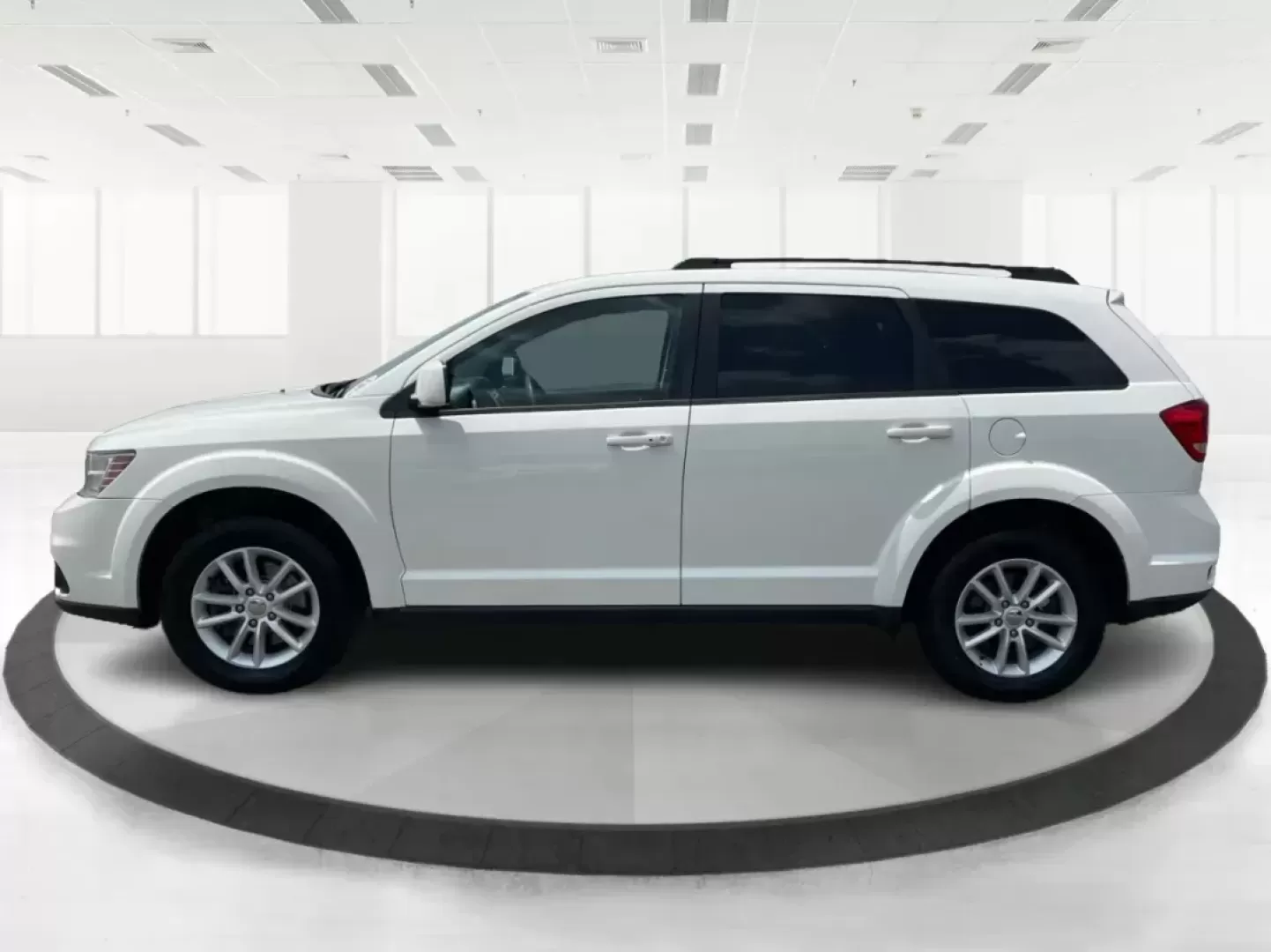 2016 Dodge Journey SXT (3C4PDDBG7GT) with an Pentastar 3.6L V-6 DOHC engine, located at 401 Woodman Dr, Riverside, OH, 45431, (937) 908-9800, 39.760899, -84.123421 - 2016 Dodge Journey SXT - Photo#5