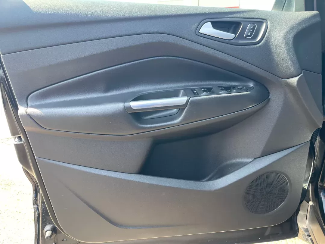 2017 Ford Escape SE (1FMCU0GDXHU) with an Other engine, located at 8750 N County Rd 25A, Piqua, OH, 45356, (937) 908-9800, 40.164391, -84.232513 - Photo#18