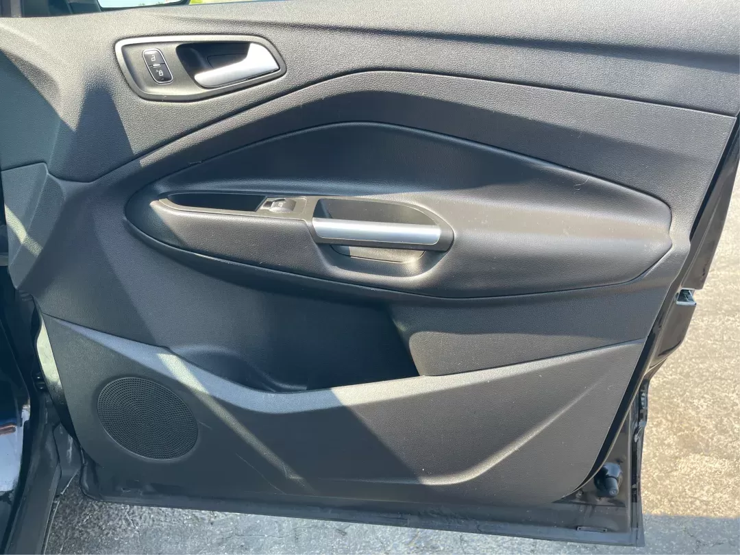 2017 Ford Escape SE (1FMCU0GDXHU) with an Other engine, located at 8750 N County Rd 25A, Piqua, OH, 45356, (937) 908-9800, 40.164391, -84.232513 - Photo#19