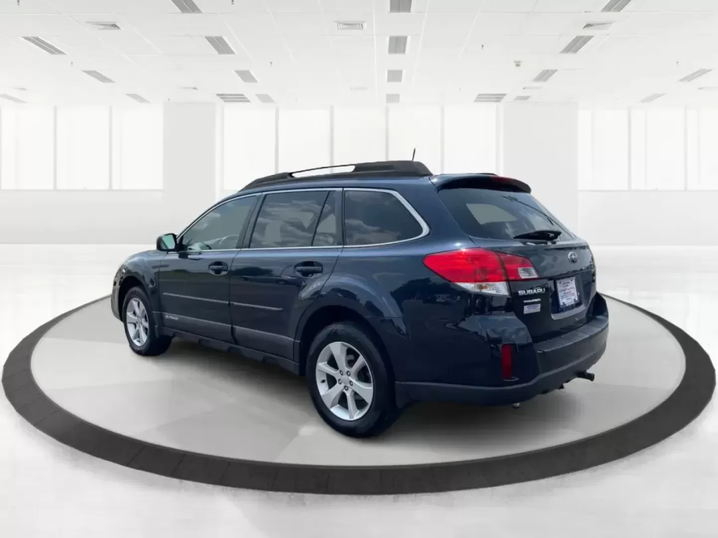 2013 Subaru Outback 2.5i Premium (4S4BRBGC0D3) with an 2.5L H-4 DOHC engine, located at 401 Woodman Dr, Riverside, OH, 45431, (937) 908-9800, 39.760899, -84.123421 - 2013 Subaru Outback 2.5i Premium - Photo#4