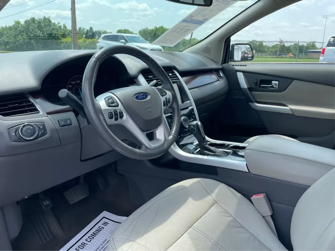 2013 Ford Edge Limited (2FMDK4KCXDB) with an 3.5L V-6 DOHC engine, located at 4508 South Dixie Dr, Moraine, OH, 45439, (937) 908-9800, 39.689976, -84.218452 - 2013 Ford Edge Limited - Photo#8