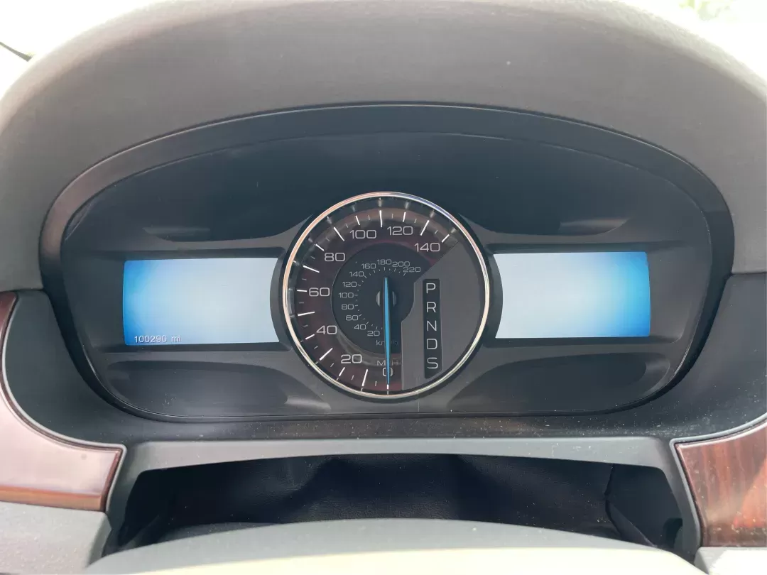 2013 Ford Edge Limited (2FMDK4KCXDB) with an 3.5L V-6 DOHC engine, located at 4508 South Dixie Dr, Moraine, OH, 45439, (937) 908-9800, 39.689976, -84.218452 - 2013 Ford Edge Limited - Photo#14