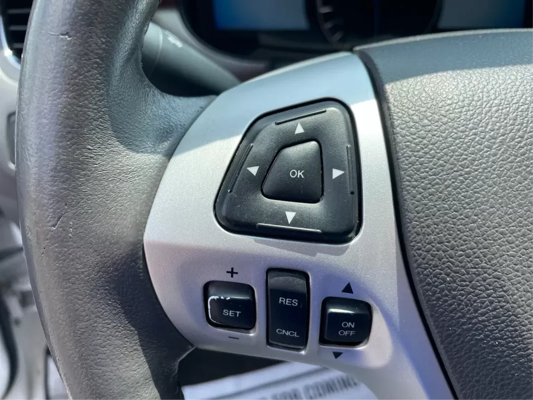 2013 Ford Edge Limited (2FMDK4KCXDB) with an 3.5L V-6 DOHC engine, located at 4508 South Dixie Dr, Moraine, OH, 45439, (937) 908-9800, 39.689976, -84.218452 - 2013 Ford Edge Limited - Photo#15