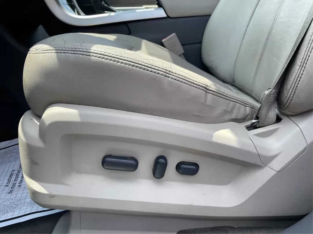 2013 Ford Edge Limited (2FMDK4KCXDB) with an 3.5L V-6 DOHC engine, located at 4508 South Dixie Dr, Moraine, OH, 45439, (937) 908-9800, 39.689976, -84.218452 - 2013 Ford Edge Limited - Photo#17