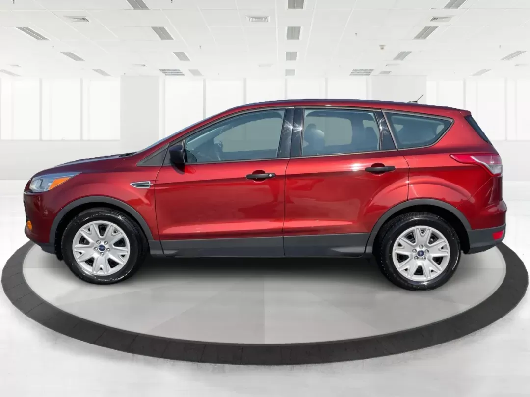 2016 Ford Escape S (1FMCU0F7XGU) with an Duratec 2.5L I-4 DOHC engine, located at 8750 N County Rd 25A, Piqua, OH, 45356, (937) 908-9800, 40.164391, -84.232513 - Photo#5
